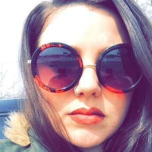 Meet your Posher, Caitlin